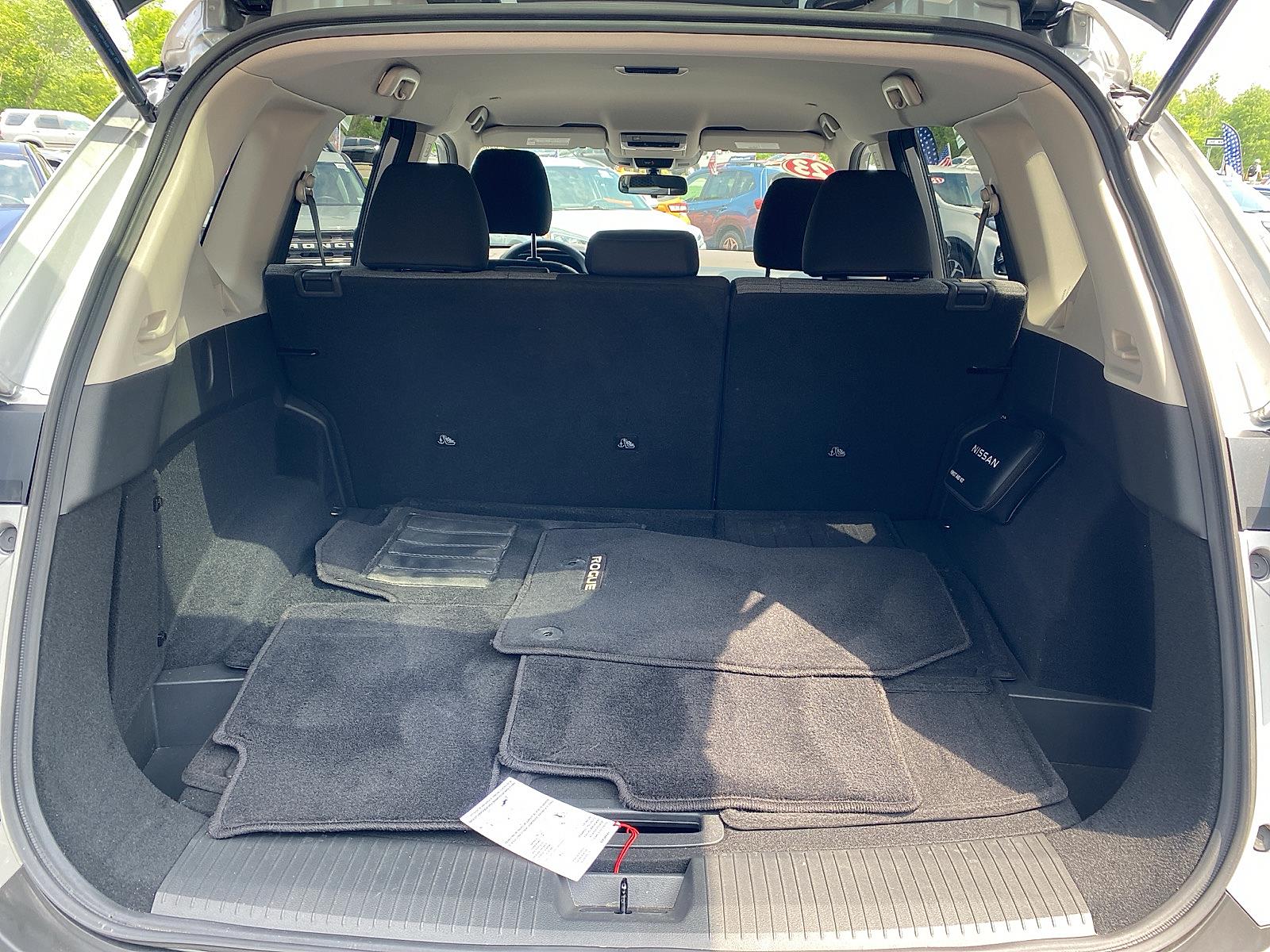 Vehicle image 9 of 26