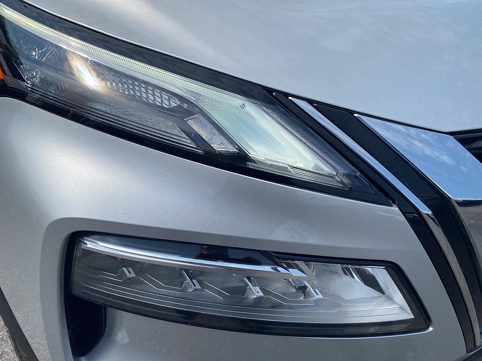 Vehicle image 21 of 26