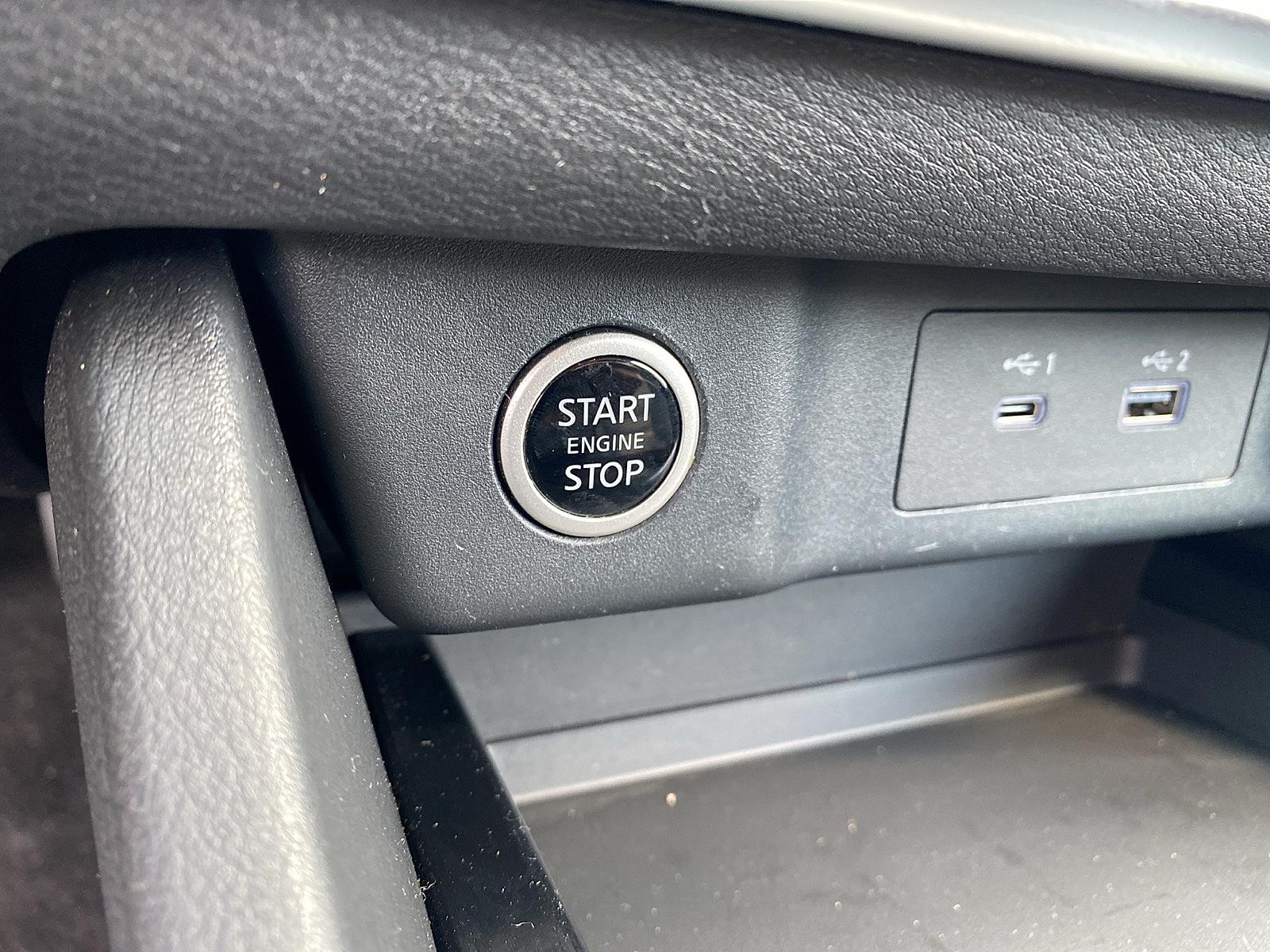 Vehicle image 19 of 26