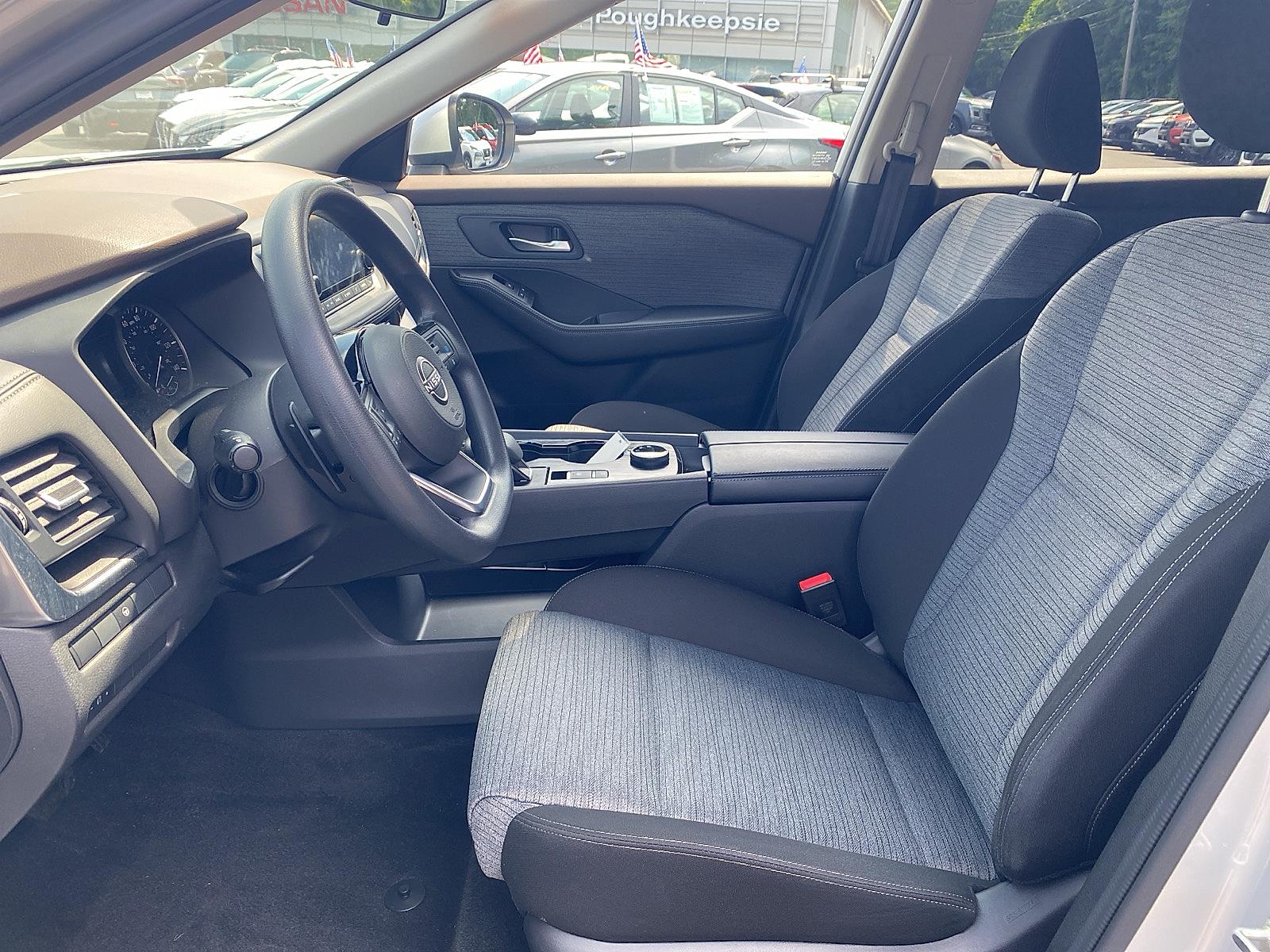 Vehicle image 10 of 26