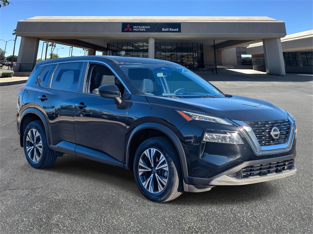 2023 Nissan Rogue SV Image 2 of 32