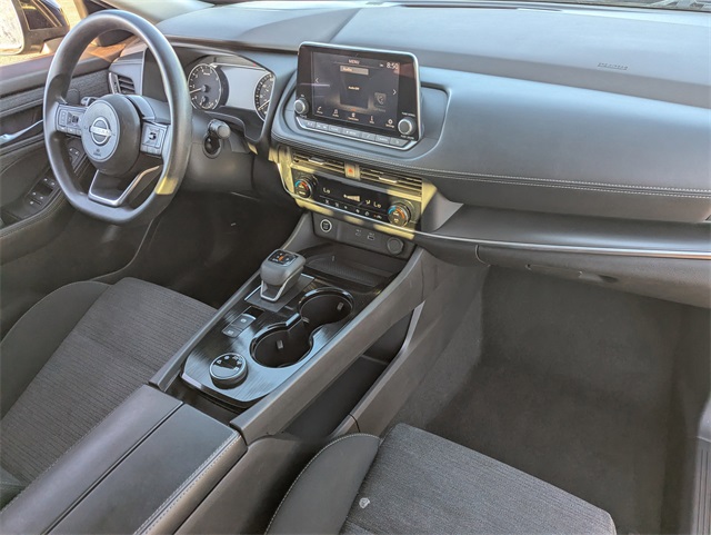 2023 Nissan Rogue SV Image 11 of 32