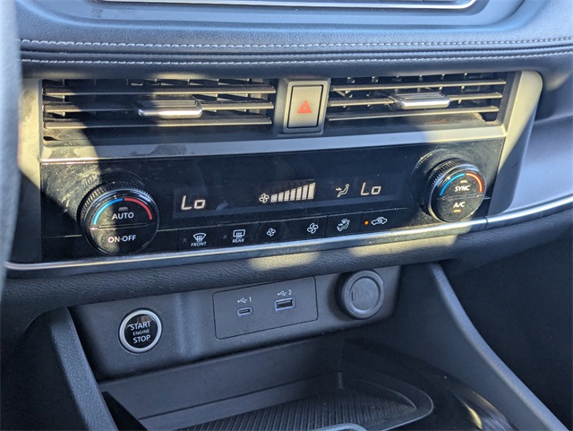 2023 Nissan Rogue SV Image 22 of 32