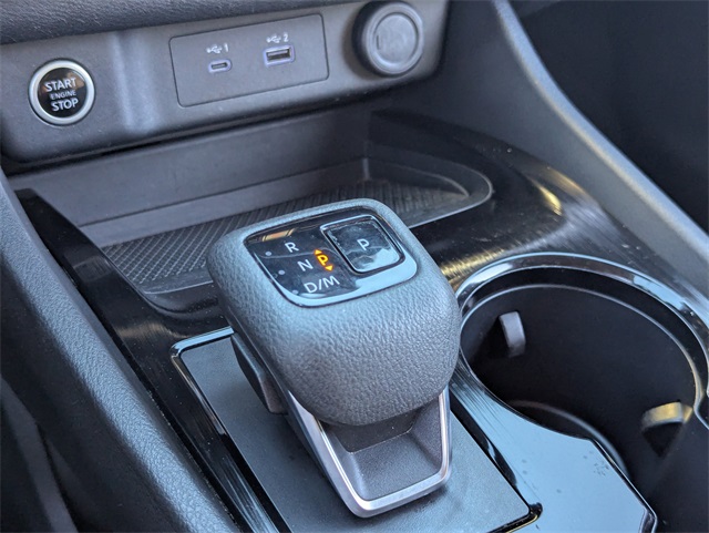 2023 Nissan Rogue SV Image 27 of 32