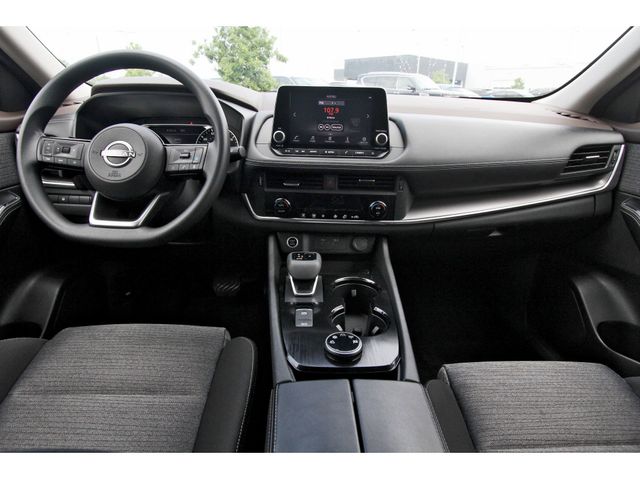 Vehicle image 11 of 32