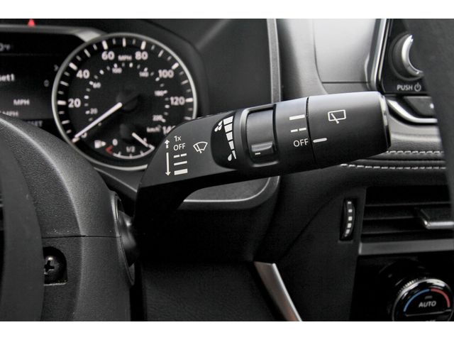 Vehicle image 20 of 32