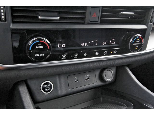 Vehicle image 25 of 32