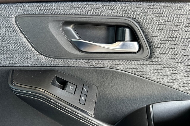 2023 Nissan Rogue SV Image 50 of 78