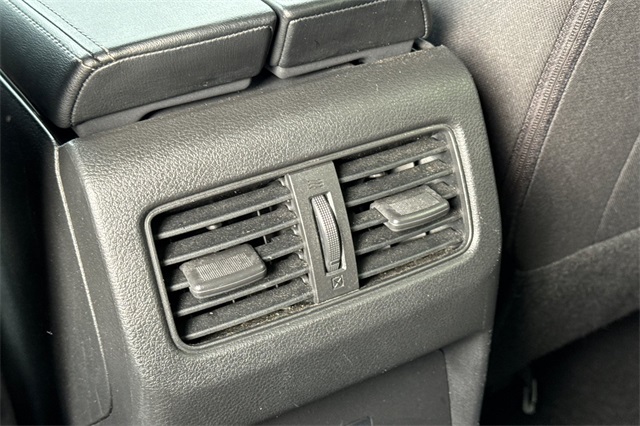 2023 Nissan Rogue SV Image 45 of 78