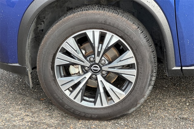 2023 Nissan Rogue SV Image 18 of 78