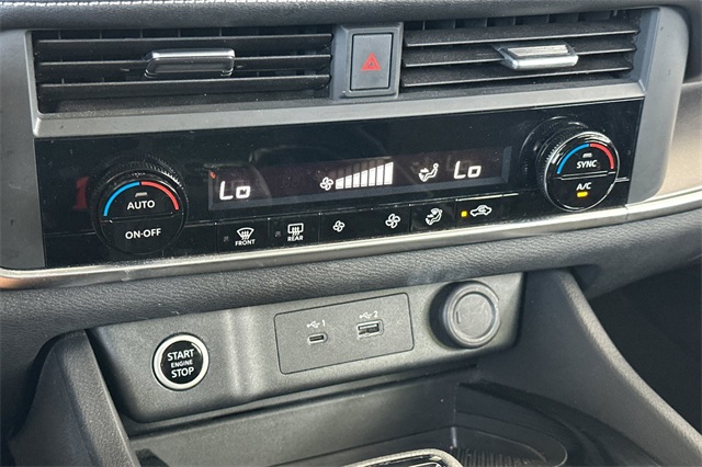 2023 Nissan Rogue SV Image 39 of 78