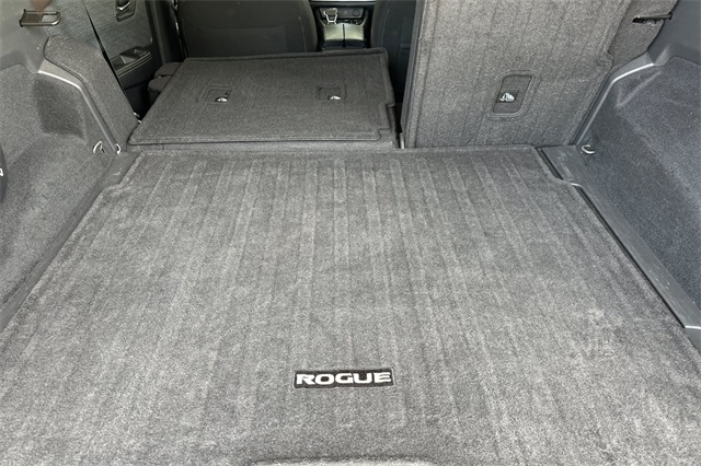 2023 Nissan Rogue SV Image 23 of 78