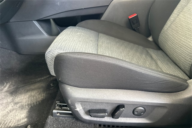 2023 Nissan Rogue SV Image 65 of 78