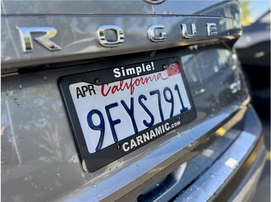 2023 Nissan Rogue SV Image 18 of 24