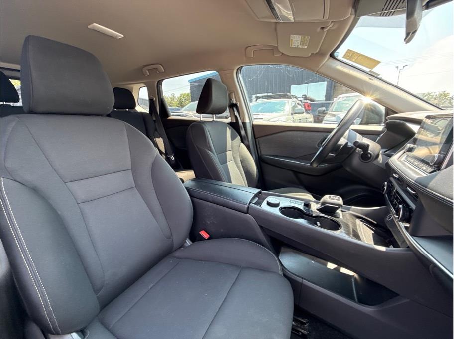 2023 Nissan Rogue S Image 16 of 25