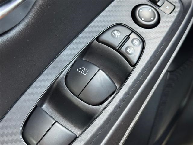 Vehicle image 18 of 22