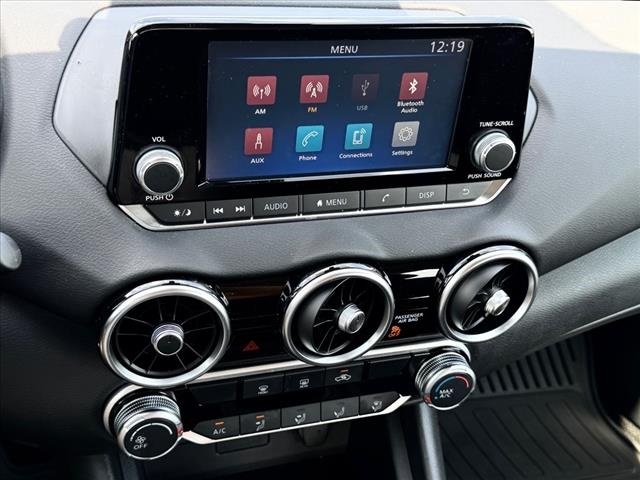Vehicle image 11 of 22
