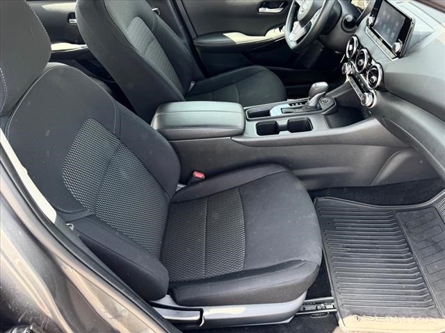 Vehicle image 15 of 22