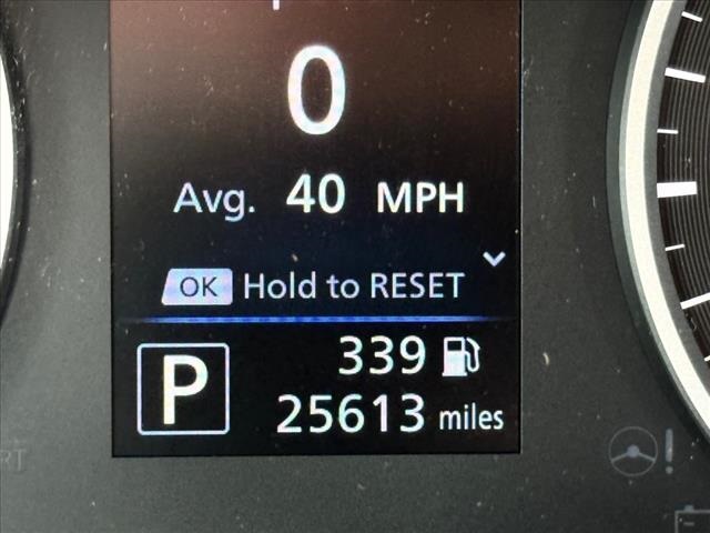 Vehicle image 17 of 22