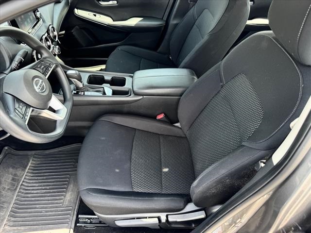 Vehicle image 10 of 22