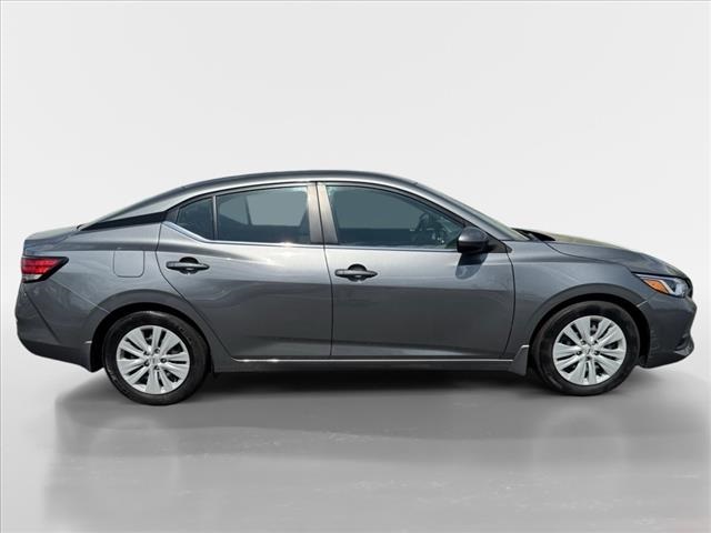 Vehicle image 4 of 22