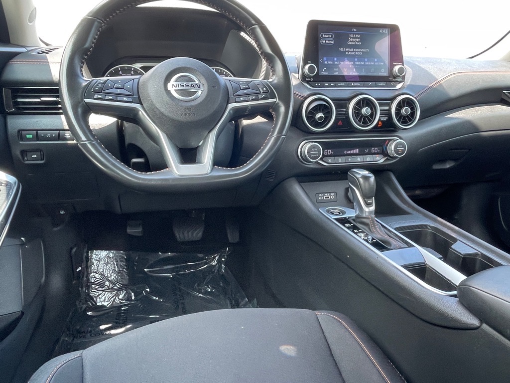 Vehicle image 15 of 25