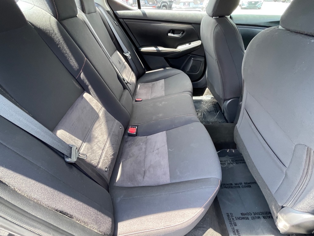 Vehicle image 10 of 25