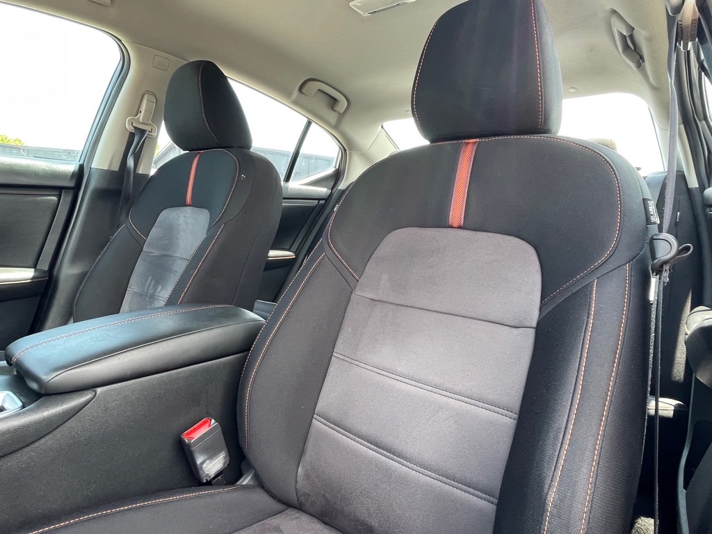 Vehicle image 11 of 25
