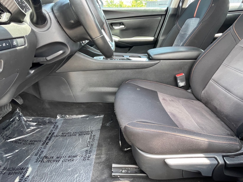 Vehicle image 13 of 25