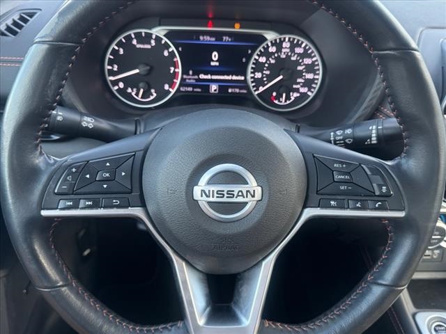 Vehicle image 18 of 25