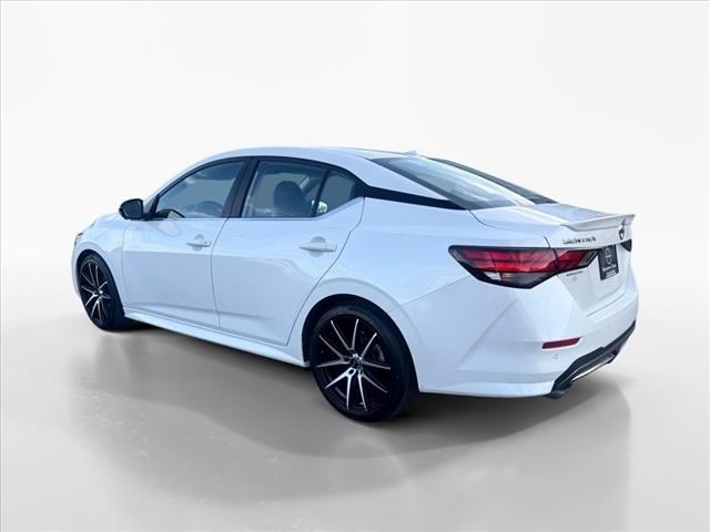 Vehicle image 7 of 25