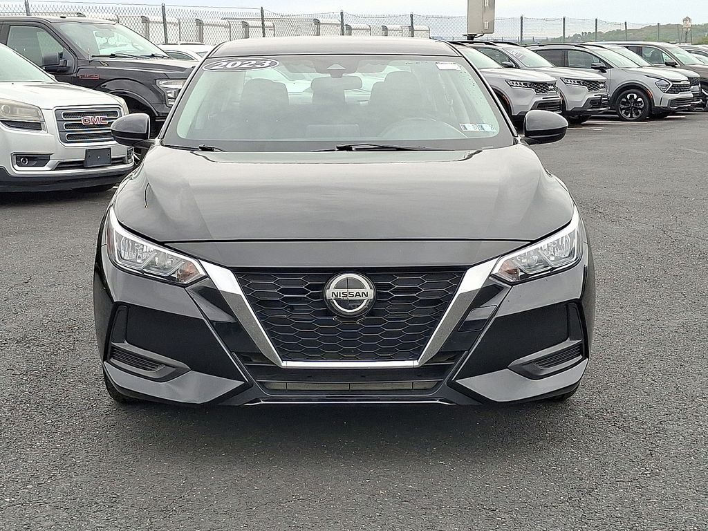 2023 Nissan Sentra SV Image 2 of 30