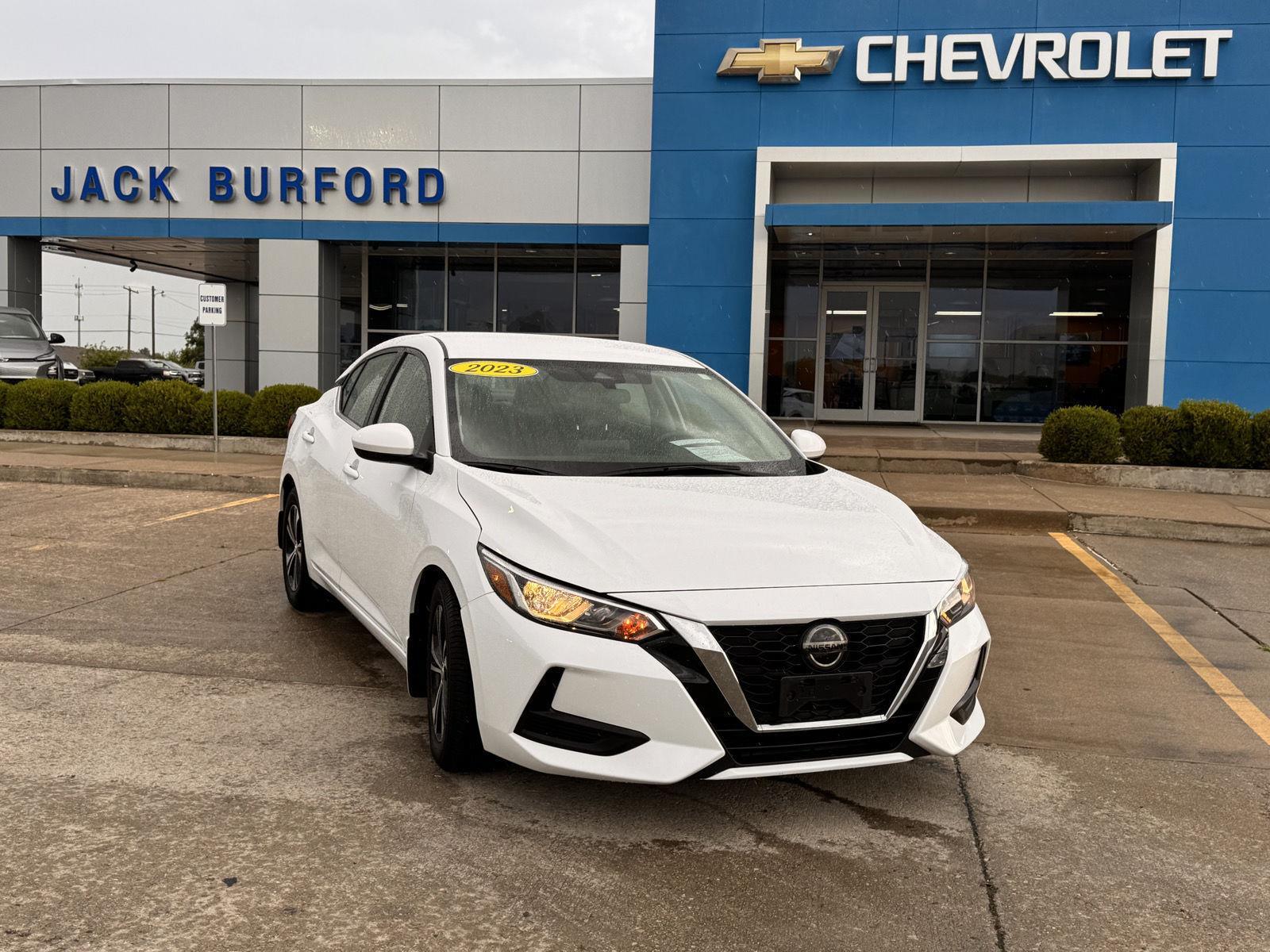 2023 Nissan Sentra SV Image 2 of 53