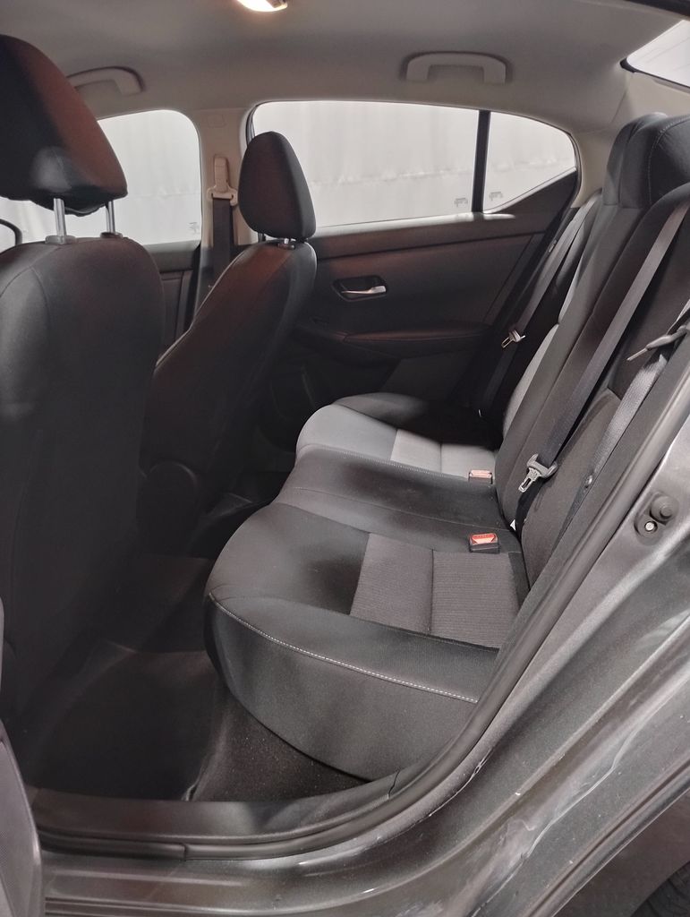 Vehicle image 15 of 33