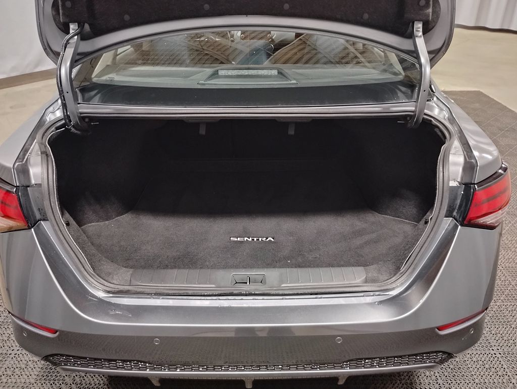 Vehicle image 14 of 33