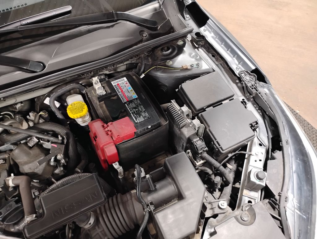 Vehicle image 10 of 33