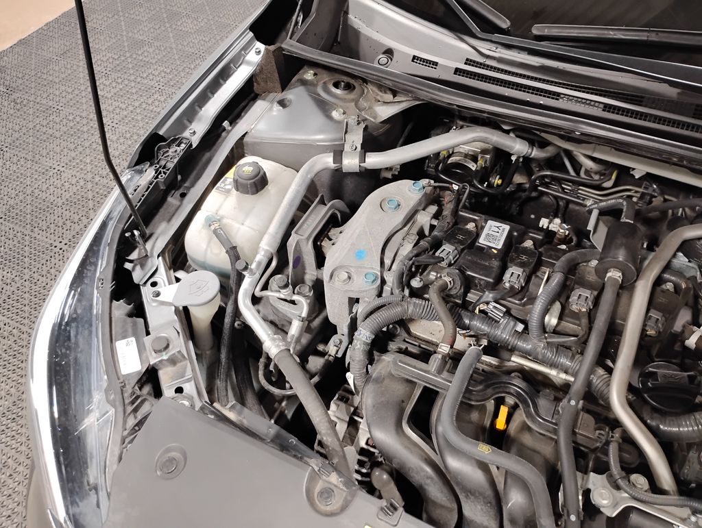 Vehicle image 11 of 33