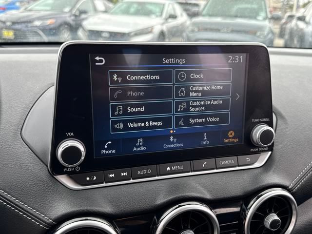 Vehicle image 11 of 24