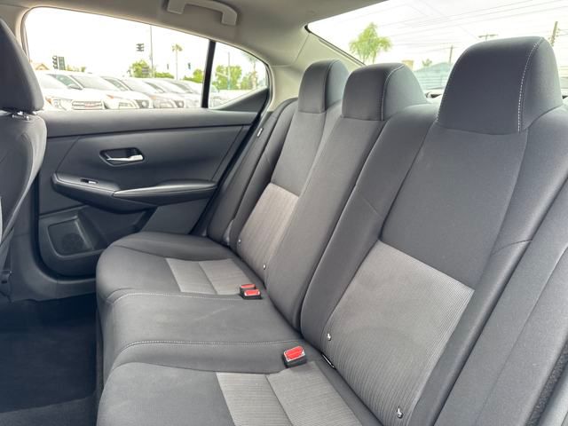 Vehicle image 18 of 24