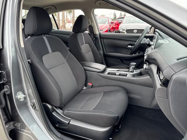 Vehicle image 22 of 24