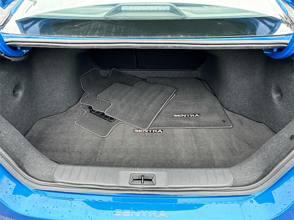 Vehicle image 10 of 26
