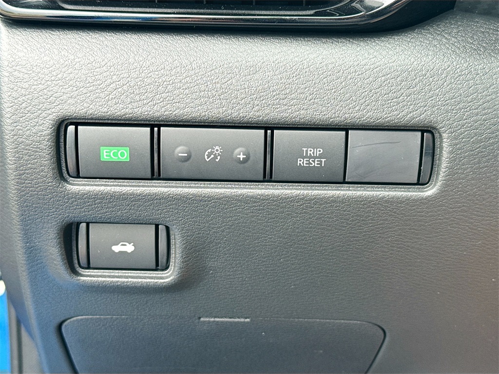 Vehicle image 22 of 26