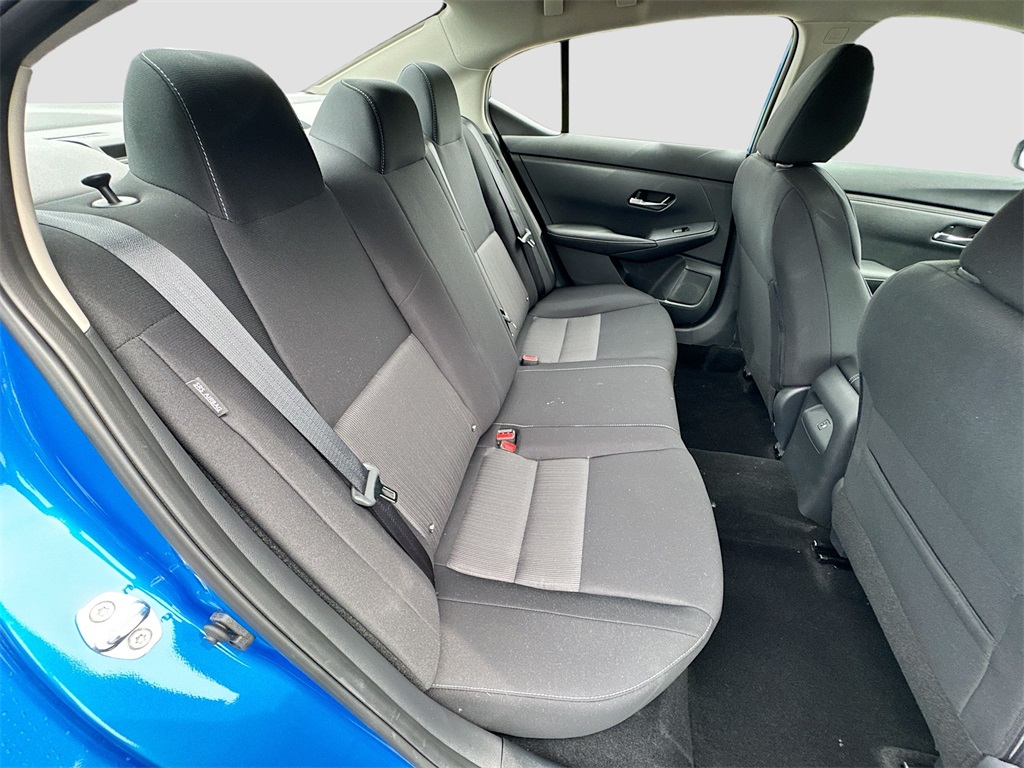 Vehicle image 11 of 26