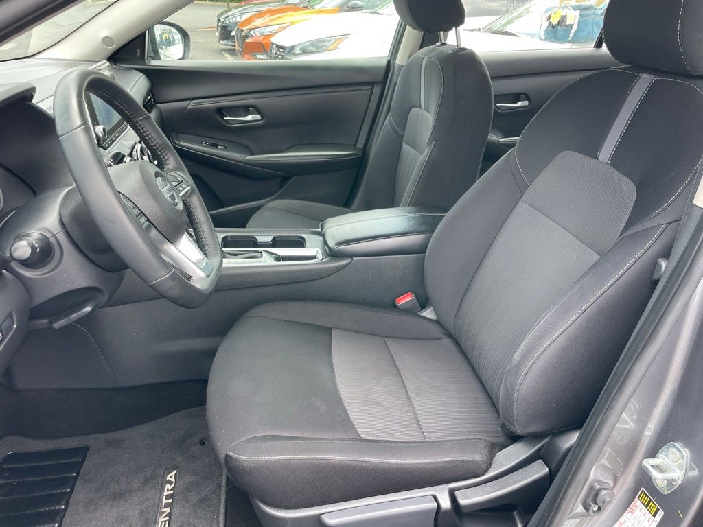 Vehicle image 7 of 30