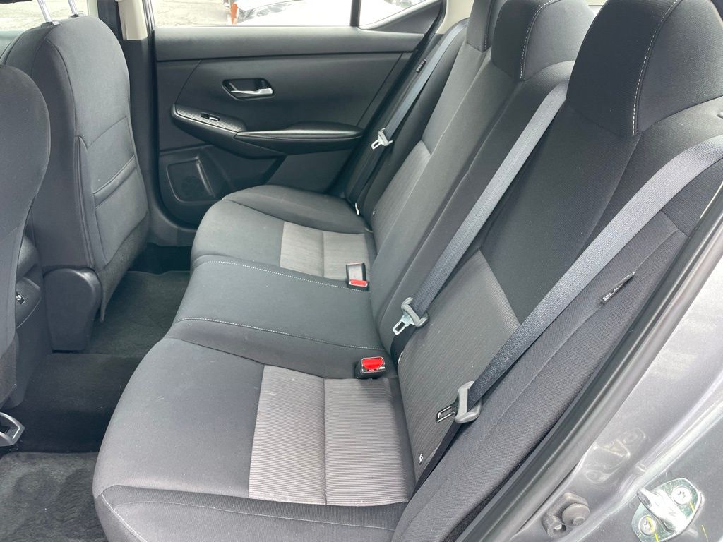 Vehicle image 8 of 30