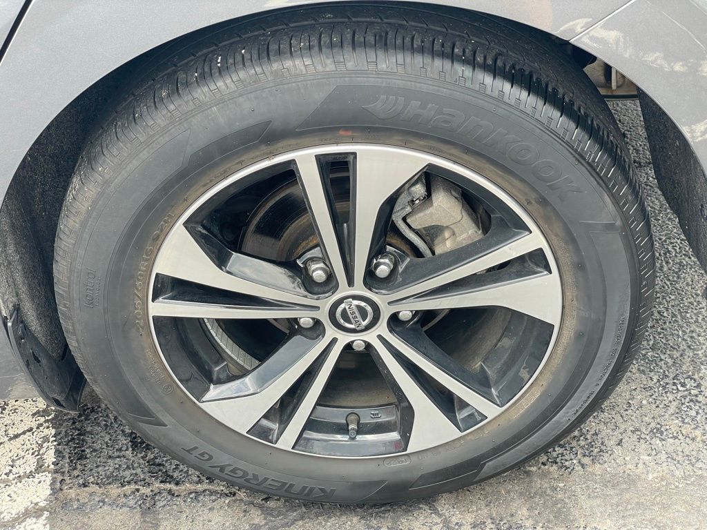 Vehicle image 6 of 30