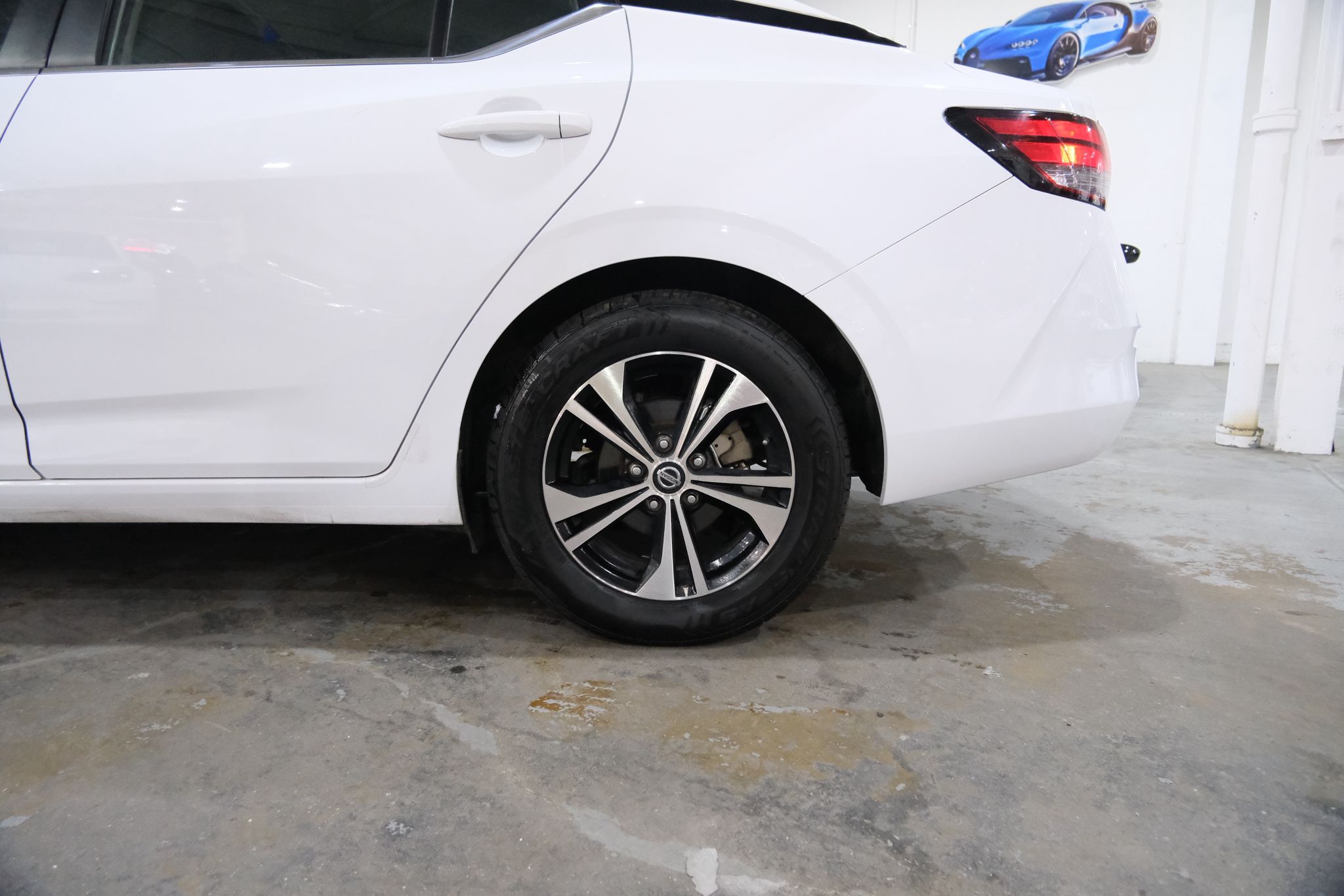 2023 Nissan Sentra SV Image 9 of 36