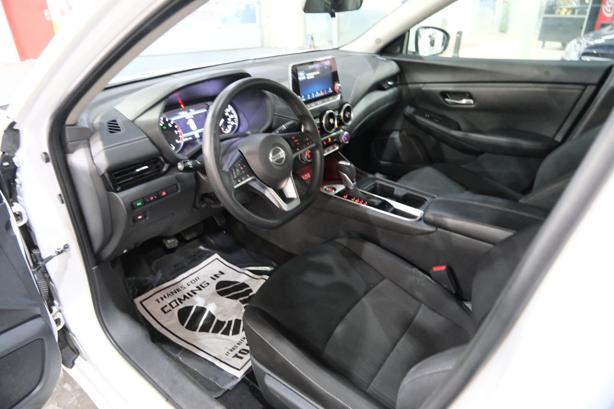 2023 Nissan Sentra SV Image 21 of 36