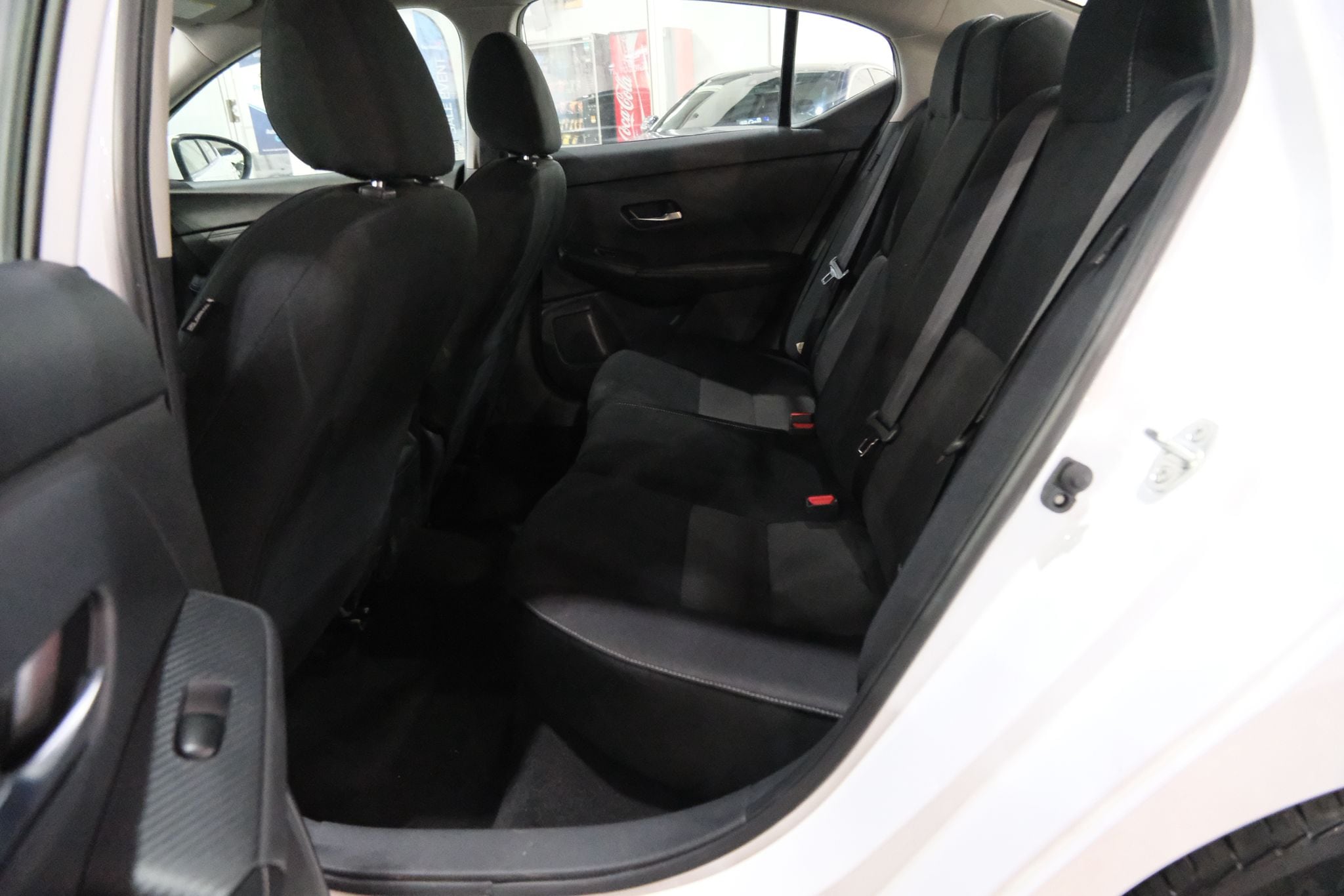 2023 Nissan Sentra SV Image 17 of 36