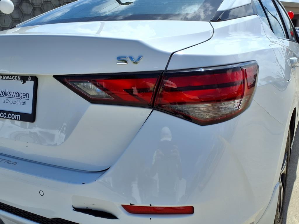 Vehicle image 24 of 30